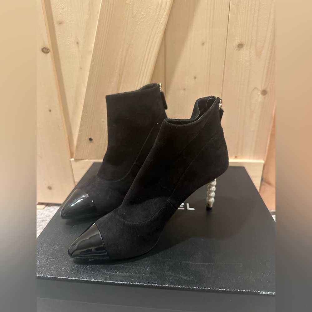 CHANEL Patent Cal - Short Boots Black Cap Toe Pearl size 36 BRAND NEW